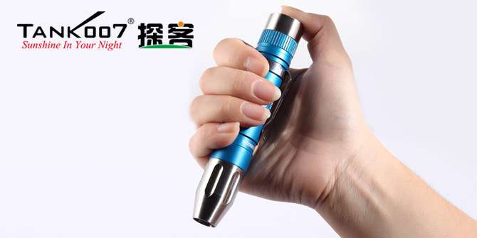 新手收藏家必用珠寶玉石鑒定工具——TANK007照玉手電筒！